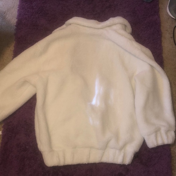 This item is too big to fit me. - Picture 3 of 6